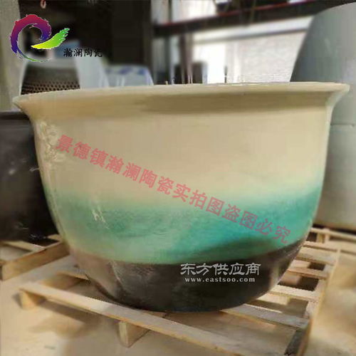 瓷上山水，浴中雅韻——藝術(shù)陶瓷手繪魚缸的靈韻之境